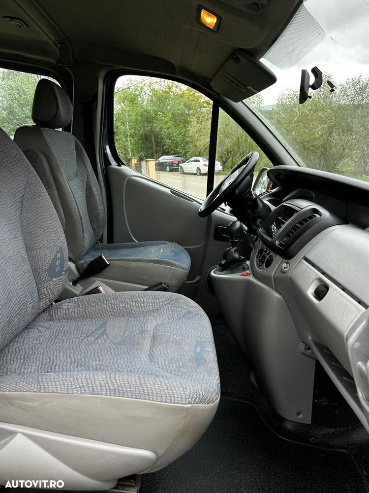 Renault 5 locuri si marfa - 8