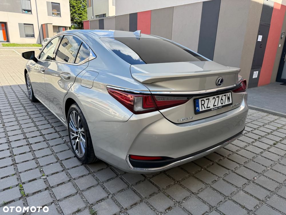 Lexus ES 300h Prestige - 10