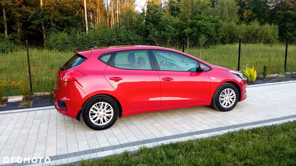 Kia Ceed - 12
