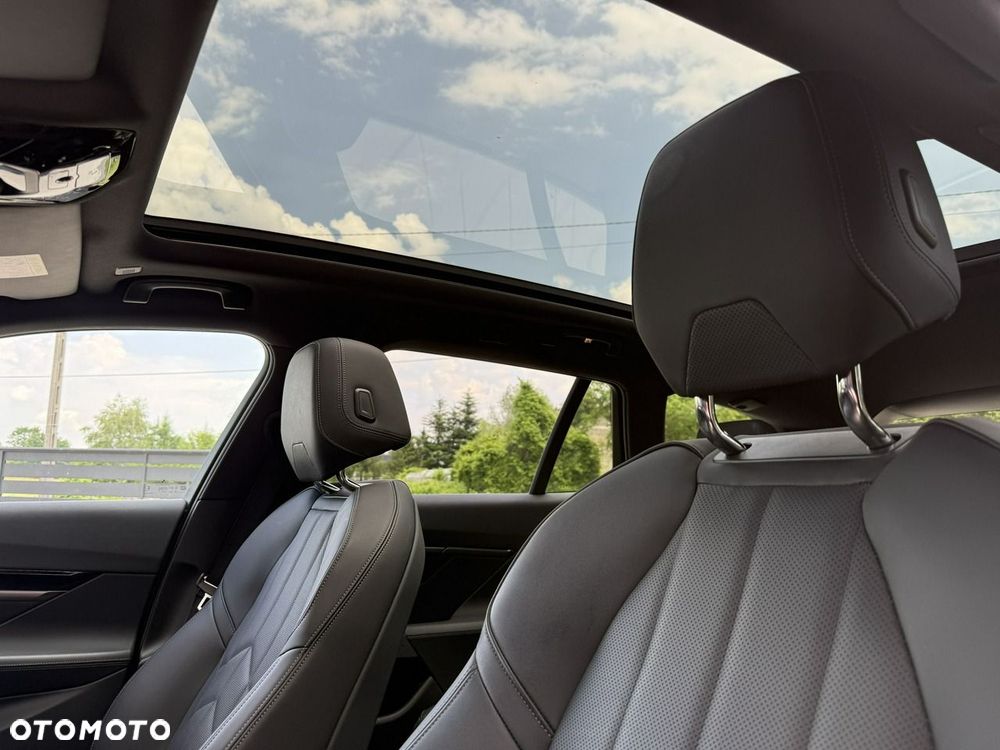 BMW Seria 5 520d xDrive - 32