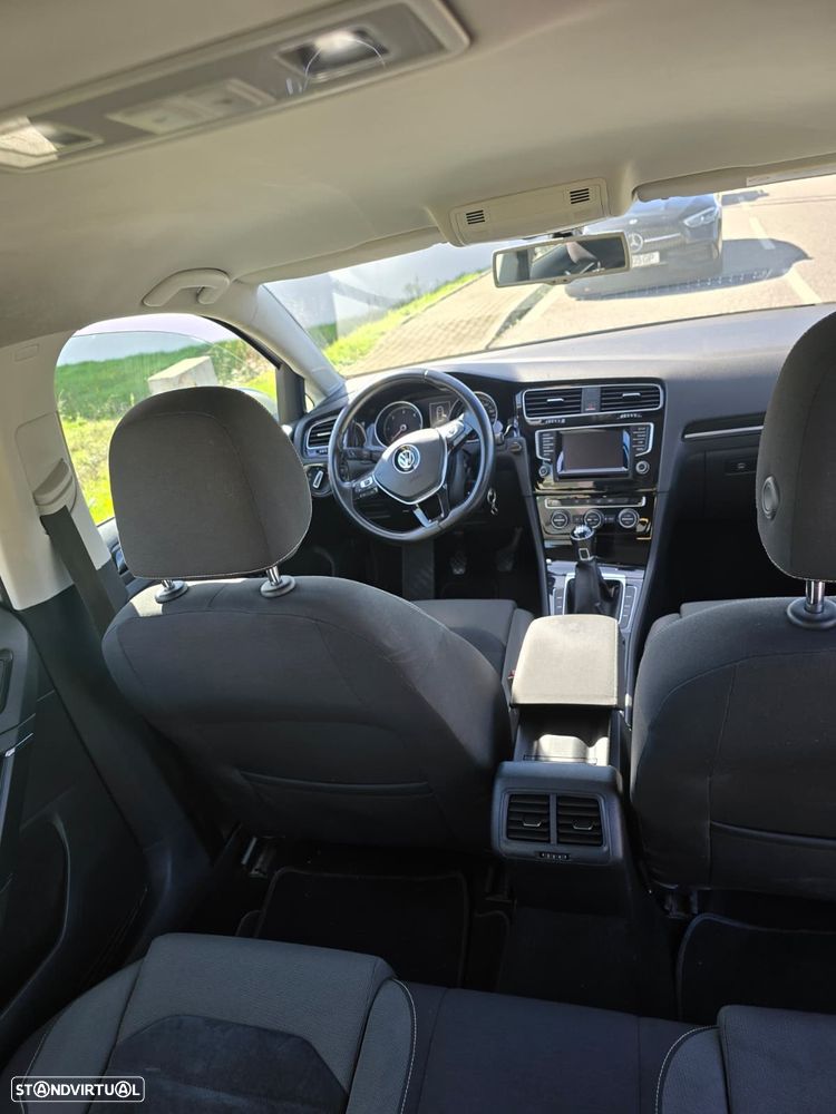 VW Golf 1.6 TDi Highline - 9