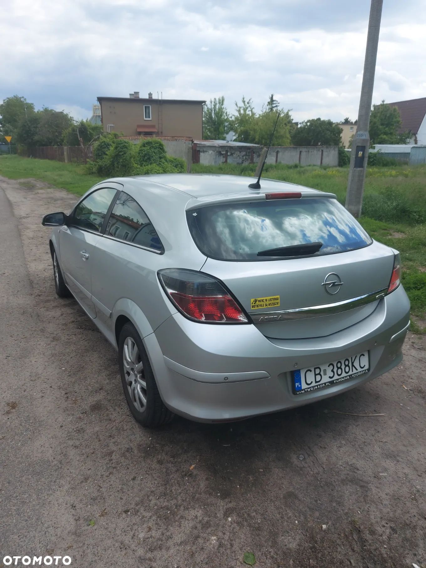 Opel Astra GTC 1.8 Cosmo - 1
