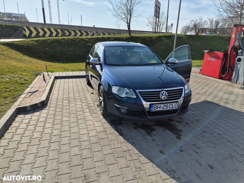 Volkswagen Passat 2.0 TDI DPF Individual Chrom dunkel - 2