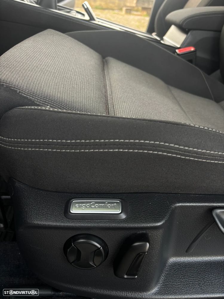 VW Passat Variant 2.0 TDI Confortline - 42
