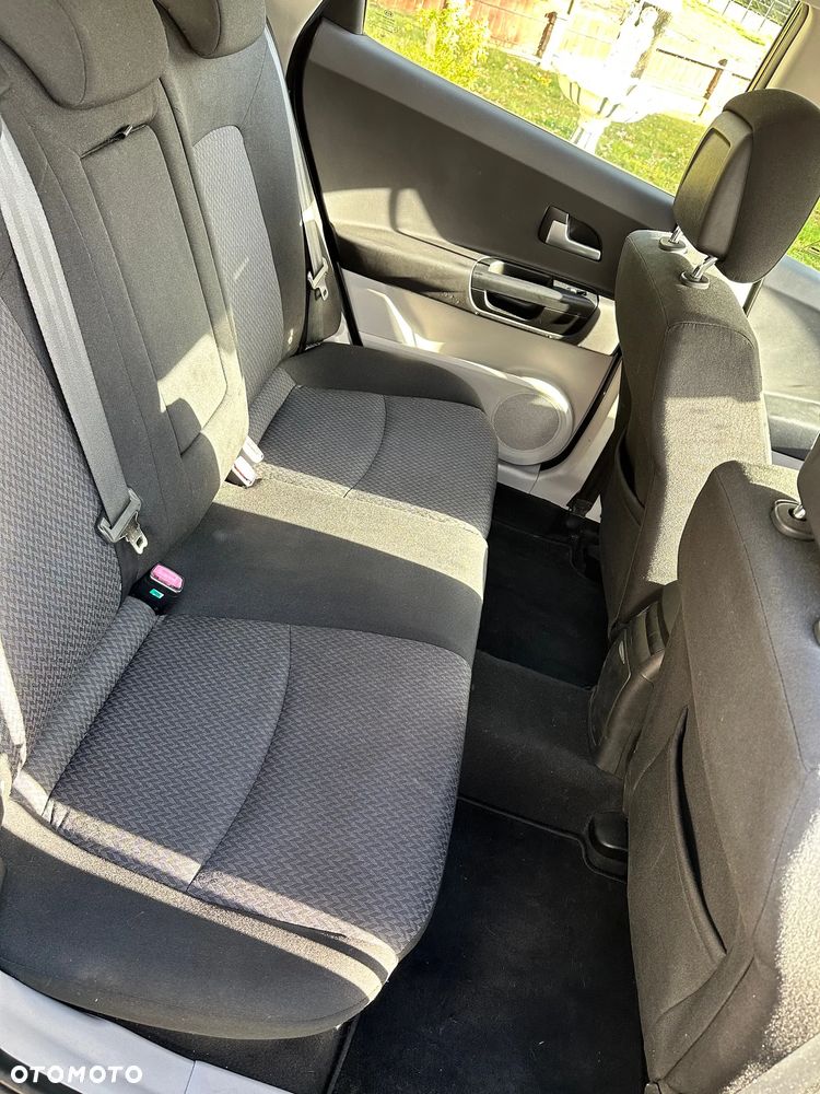 Kia Ceed - 11