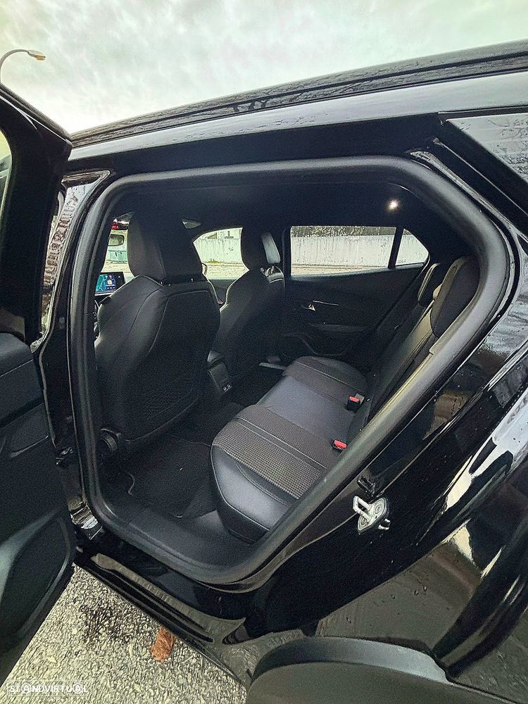 Peugeot 2008 1.2 PureTech GT - 12