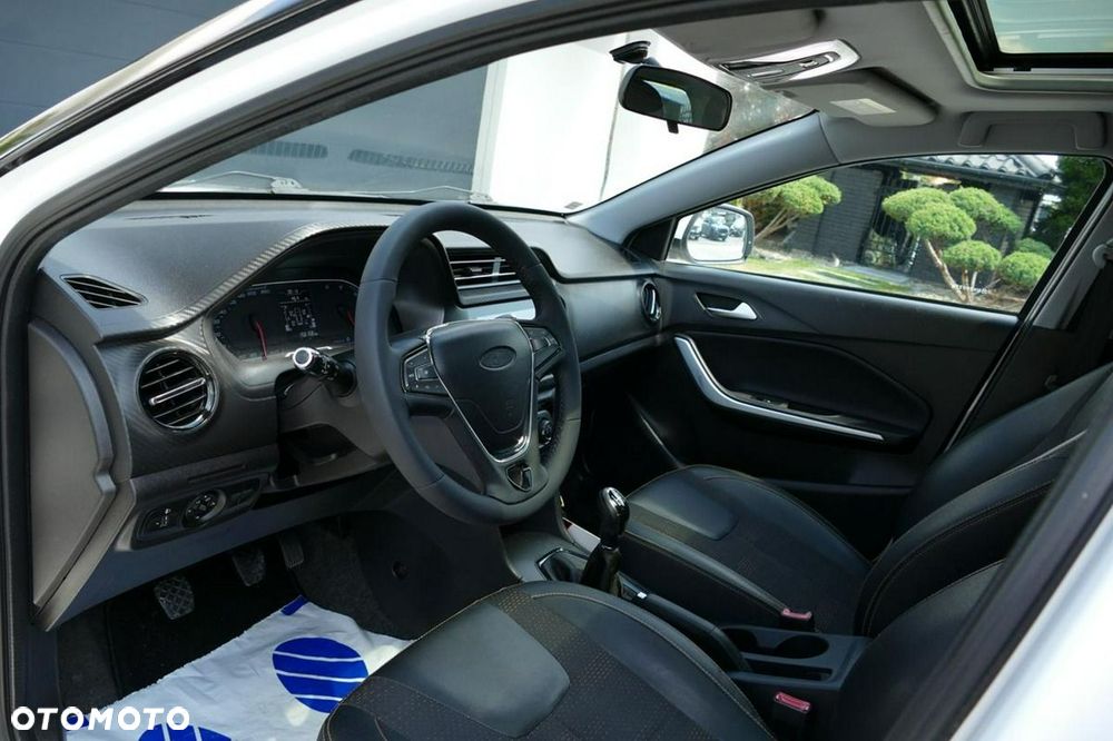 Volkswagen T-Roc - 22