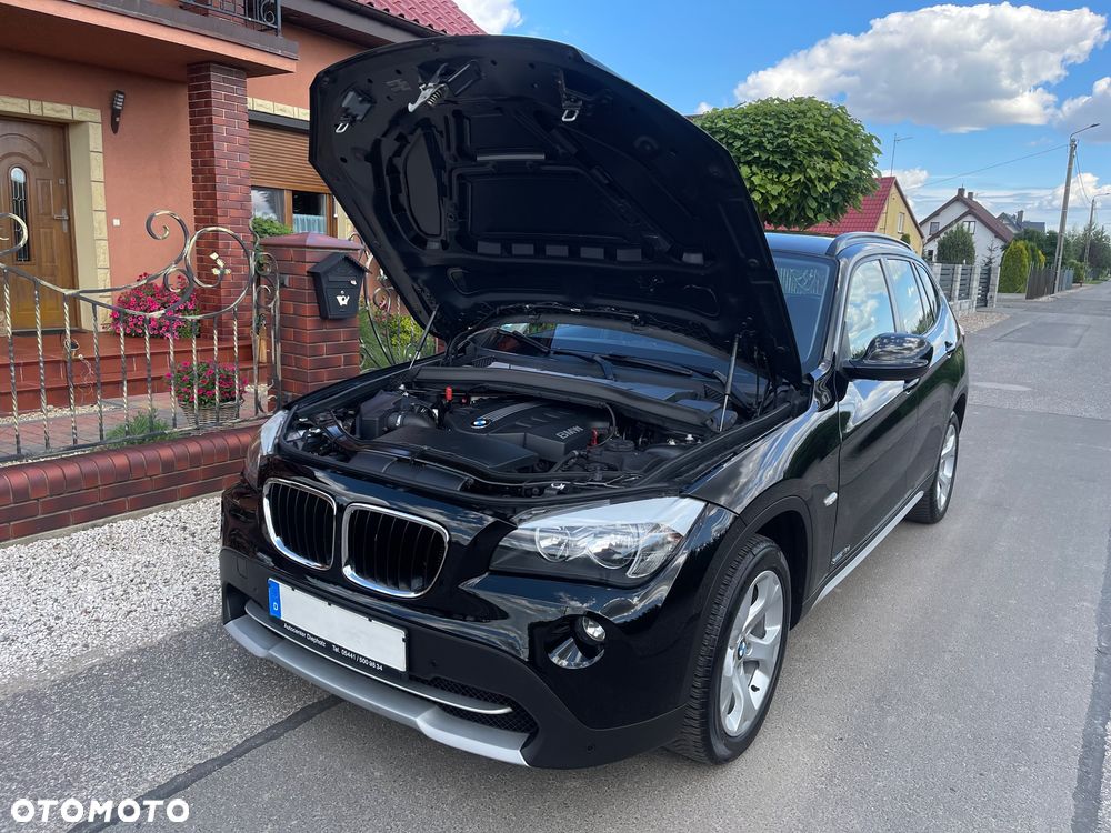 BMW X1 sDrive18d xLine - 32