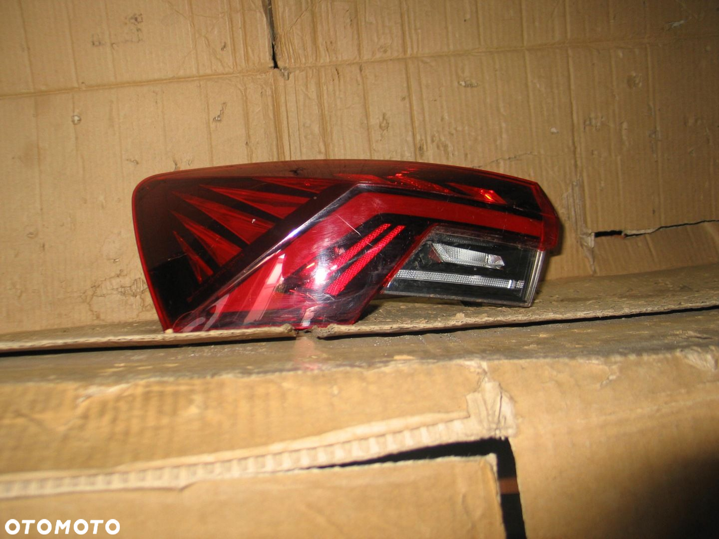 Lampa tył tylna led lewa skoda octavia 4 IV 5E3945207A - 2