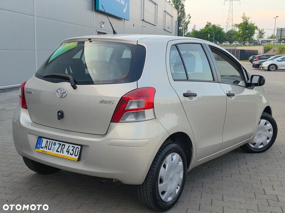 Toyota Yaris 1.0 VVT-i Cool - 3