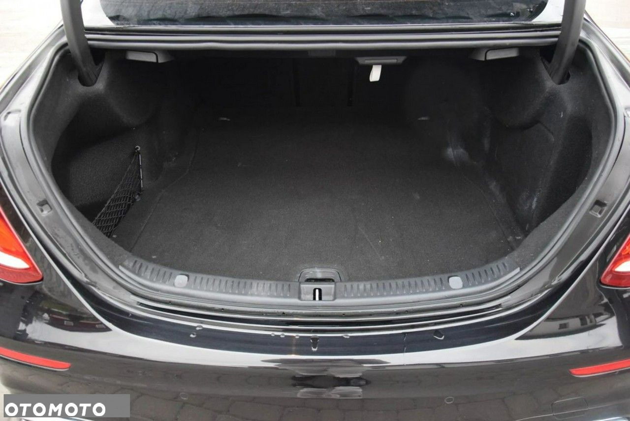 Mercedes-Benz Klasa E 200 d T 9G-TRONIC AMG Line - 15