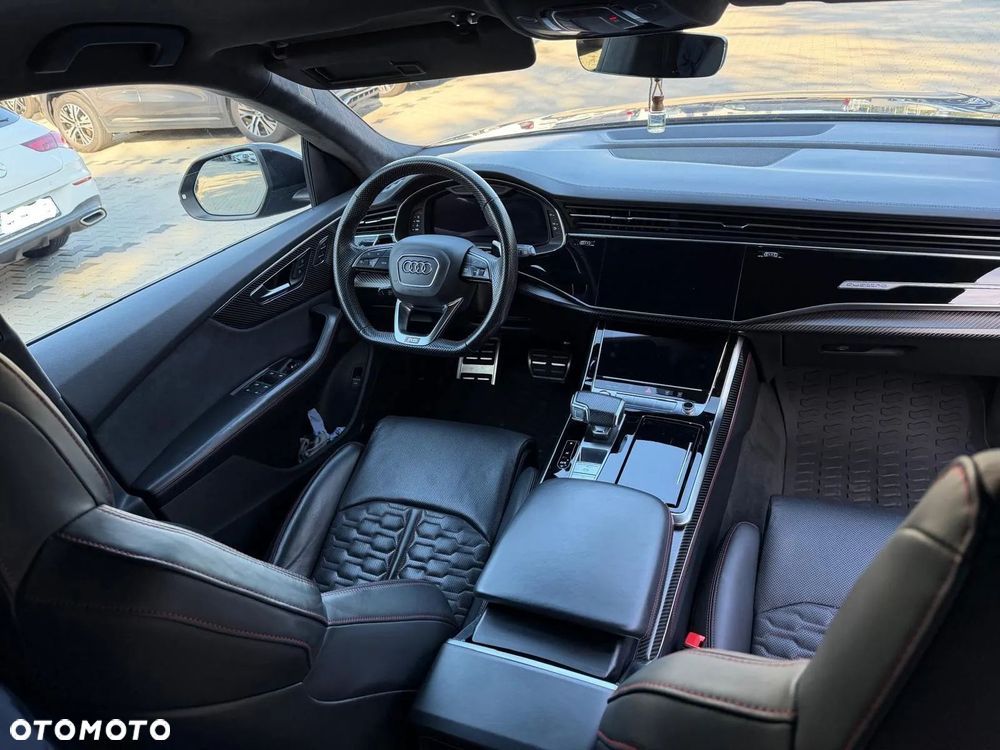 Audi RS Q8 - 10