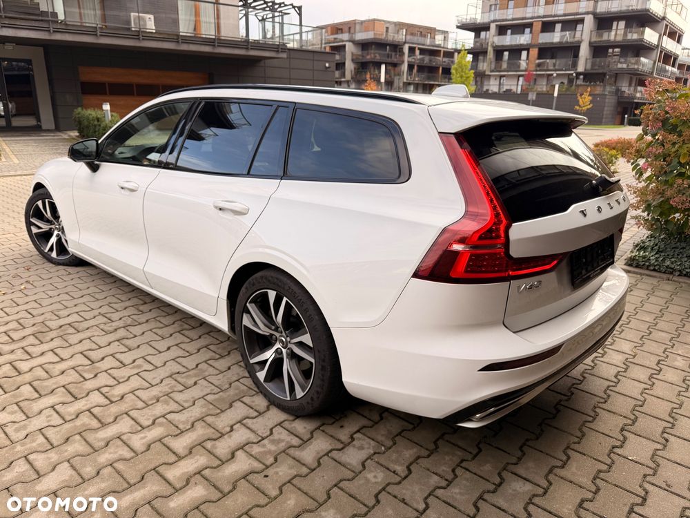 Volvo V60 D4 R-Design - 11