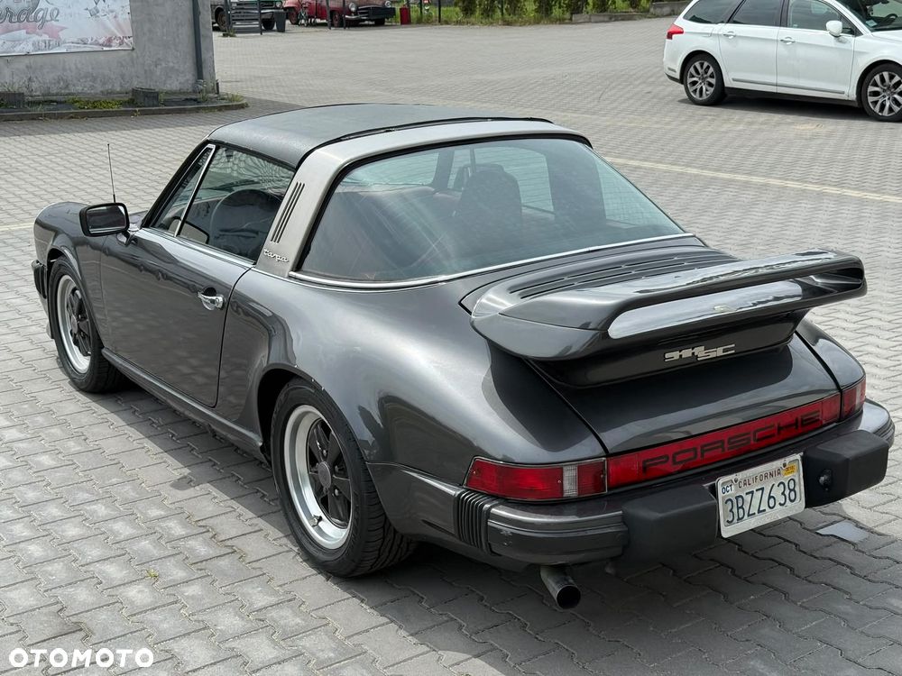 Porsche 911 - 9