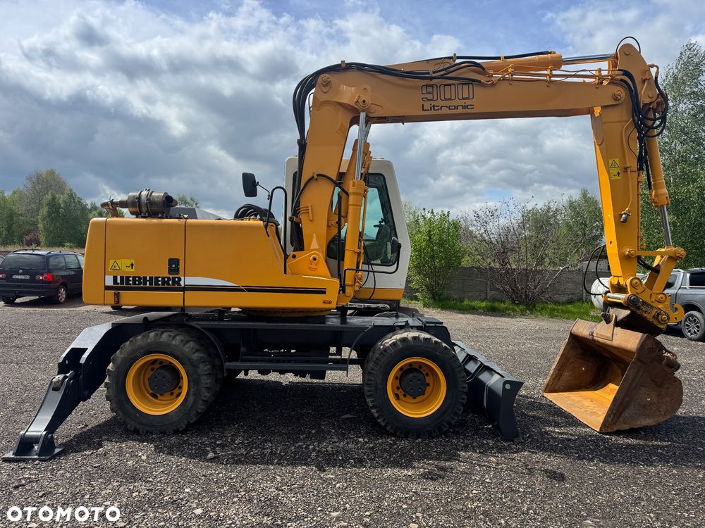 Liebherr 900B - 6