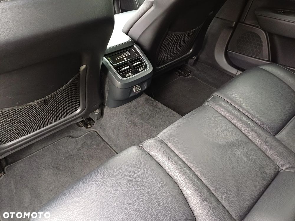 Volvo V90 D5 AWD Geartronic Momentum Pro - 16