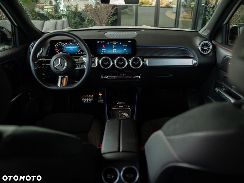 Mercedes-Benz GLB 220 mHEV 4-Matic AMG Line 8G-DCT - 17