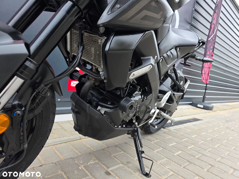 Yamaha MT - 22