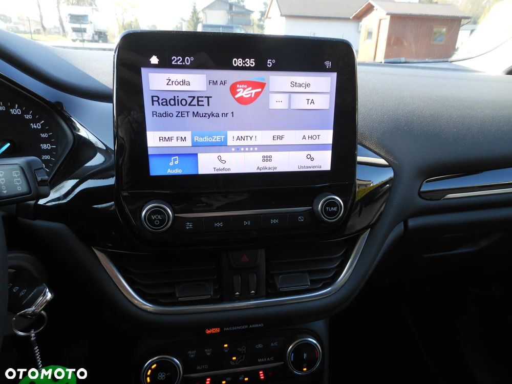 Ford Fiesta 1.0 EcoBoost Hybrid S&S TITANIUM - 4