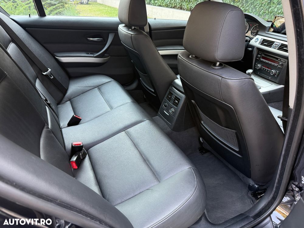BMW Seria 3 318i - 15