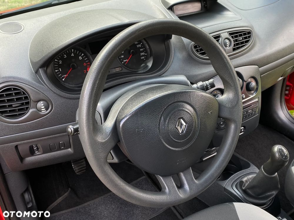 Renault Clio 1.2 16V 75 Dynamique - 23