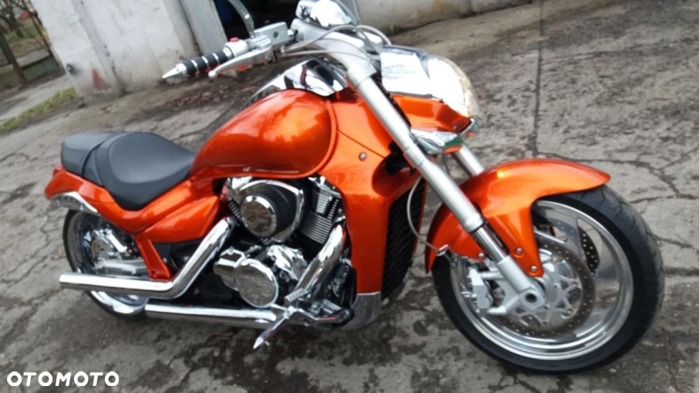 Suzuki Intruder - 3