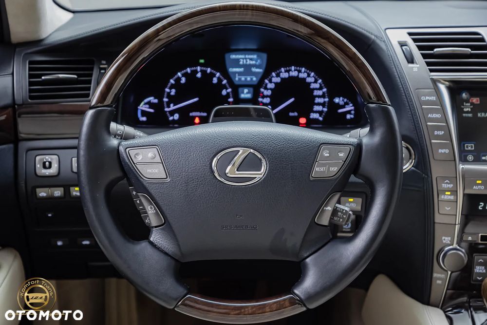 Lexus LS - 16
