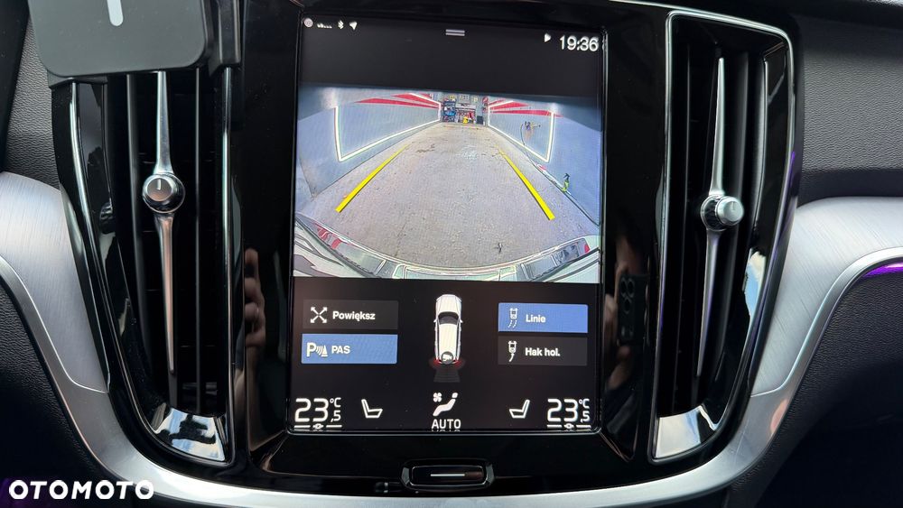 Volvo V60 D4 AWD Momentum Pro - 24