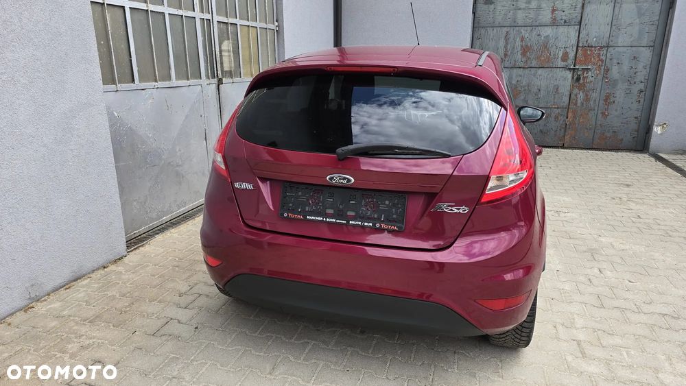 Ford Fiesta 1.25 Celebration - 24