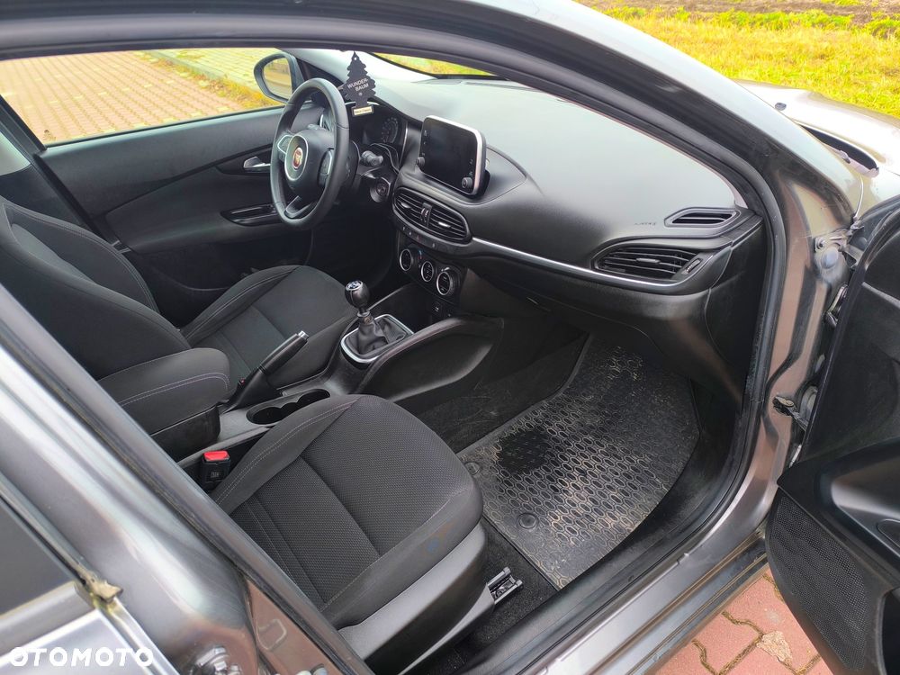 Fiat Tipo 1.4 16v Lounge EU6d - 4