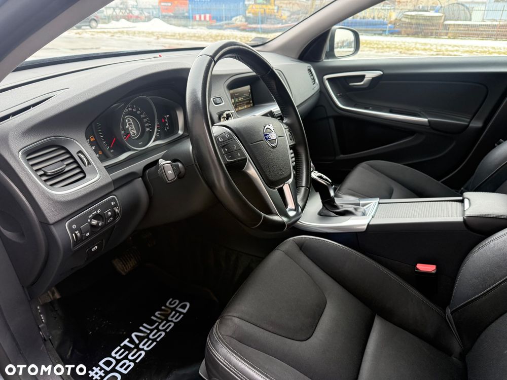 Volvo V60 D4 Drive-E Momentum - 15
