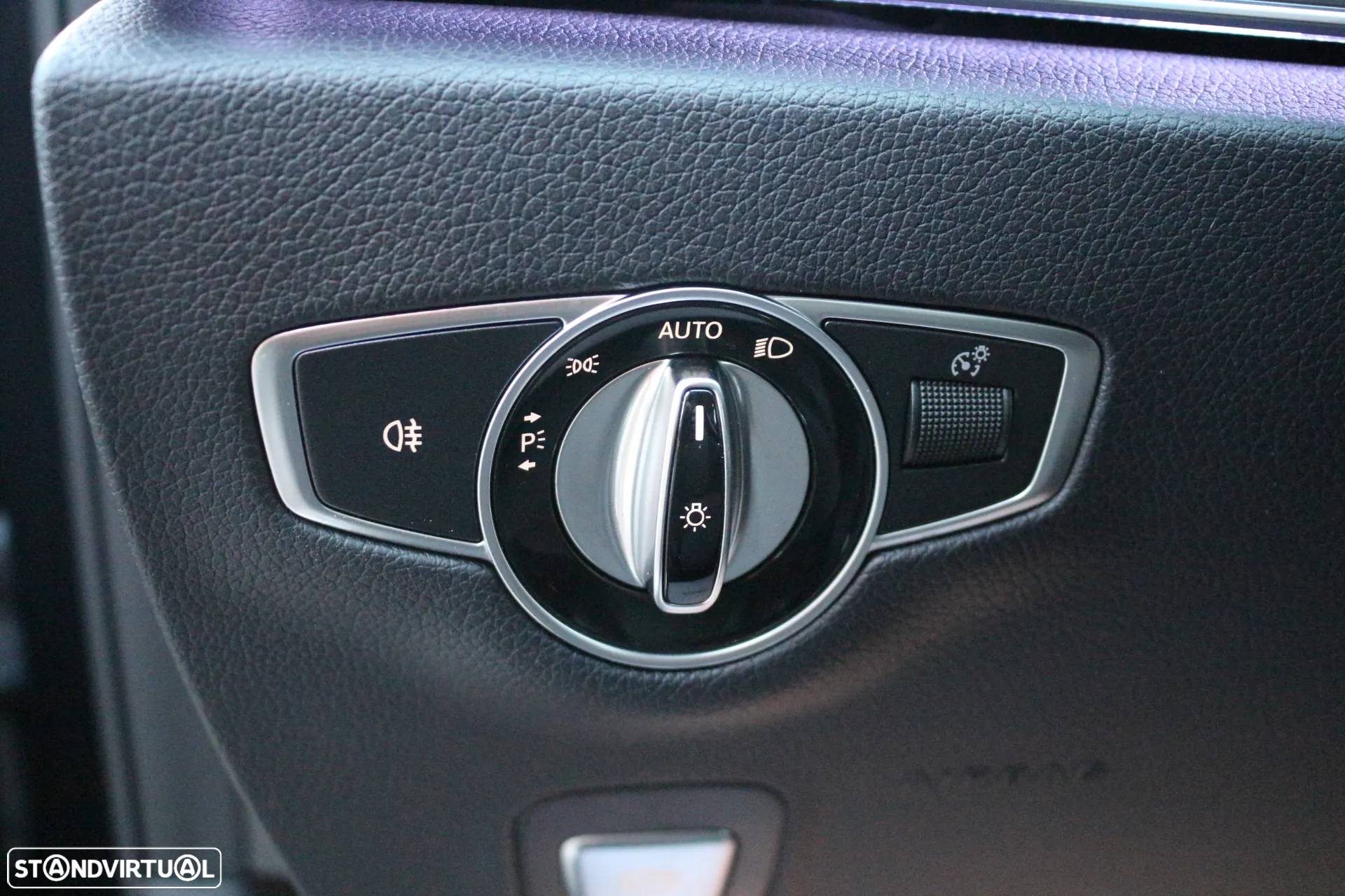Mercedes-Benz E 220 d 9G-TRONIC Avantgarde - 24
