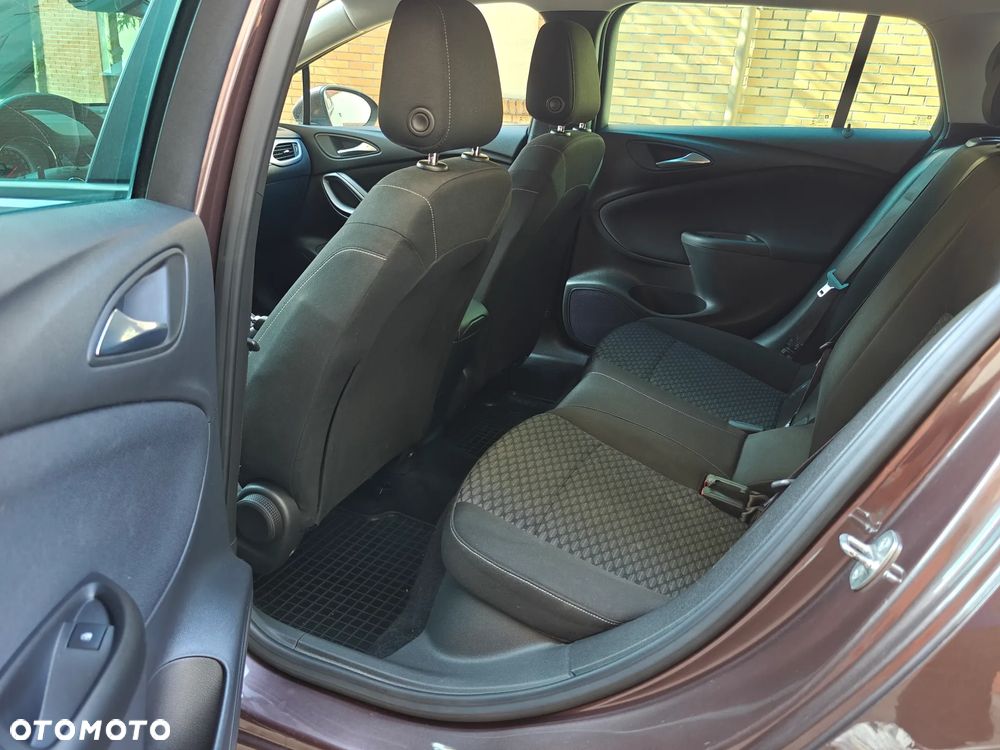 Opel Astra 1.6 CDTI Sport - 19