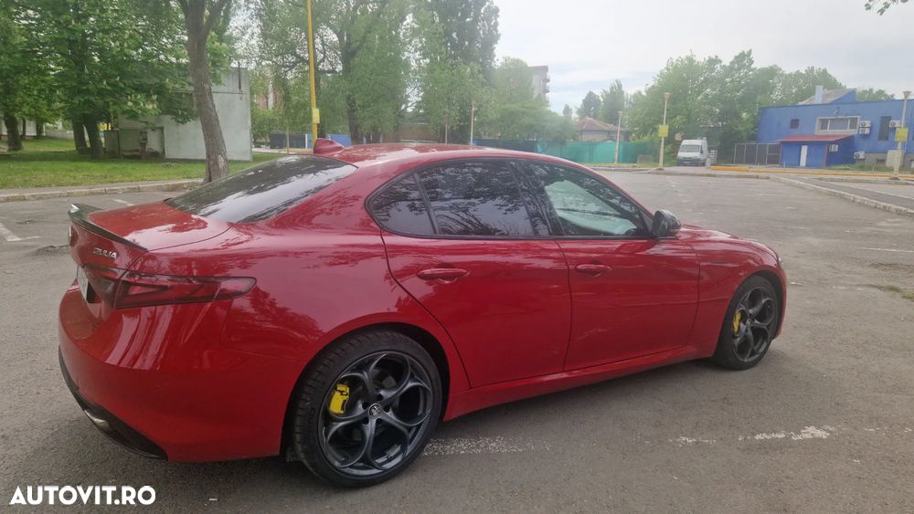 Alfa Romeo Giulia 2.0 Turbo AWD AT8 Veloce - 8