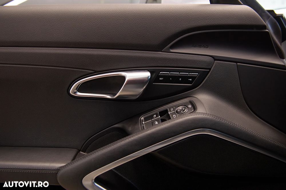 Porsche Cayman PDK - 16