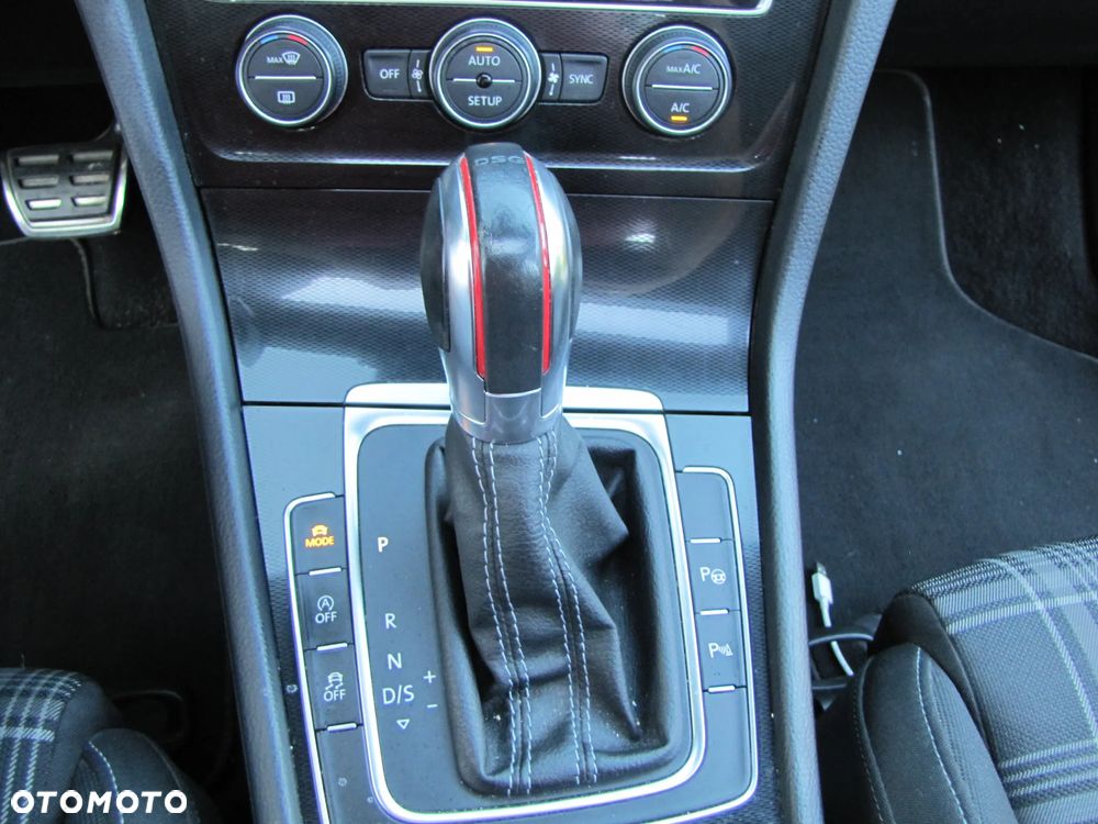 Volkswagen Golf VII 2.0 TDI BMT GTD DSG - 23