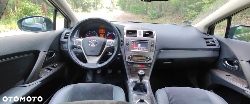 Toyota Avensis 2.0 D-4D Style - 9