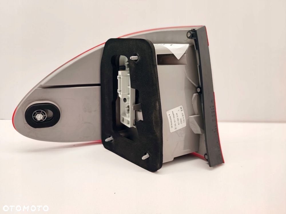 MERCEDES E KLASA W211 LAMPA TYŁ TYLNA PRAWA KOMBI - 7