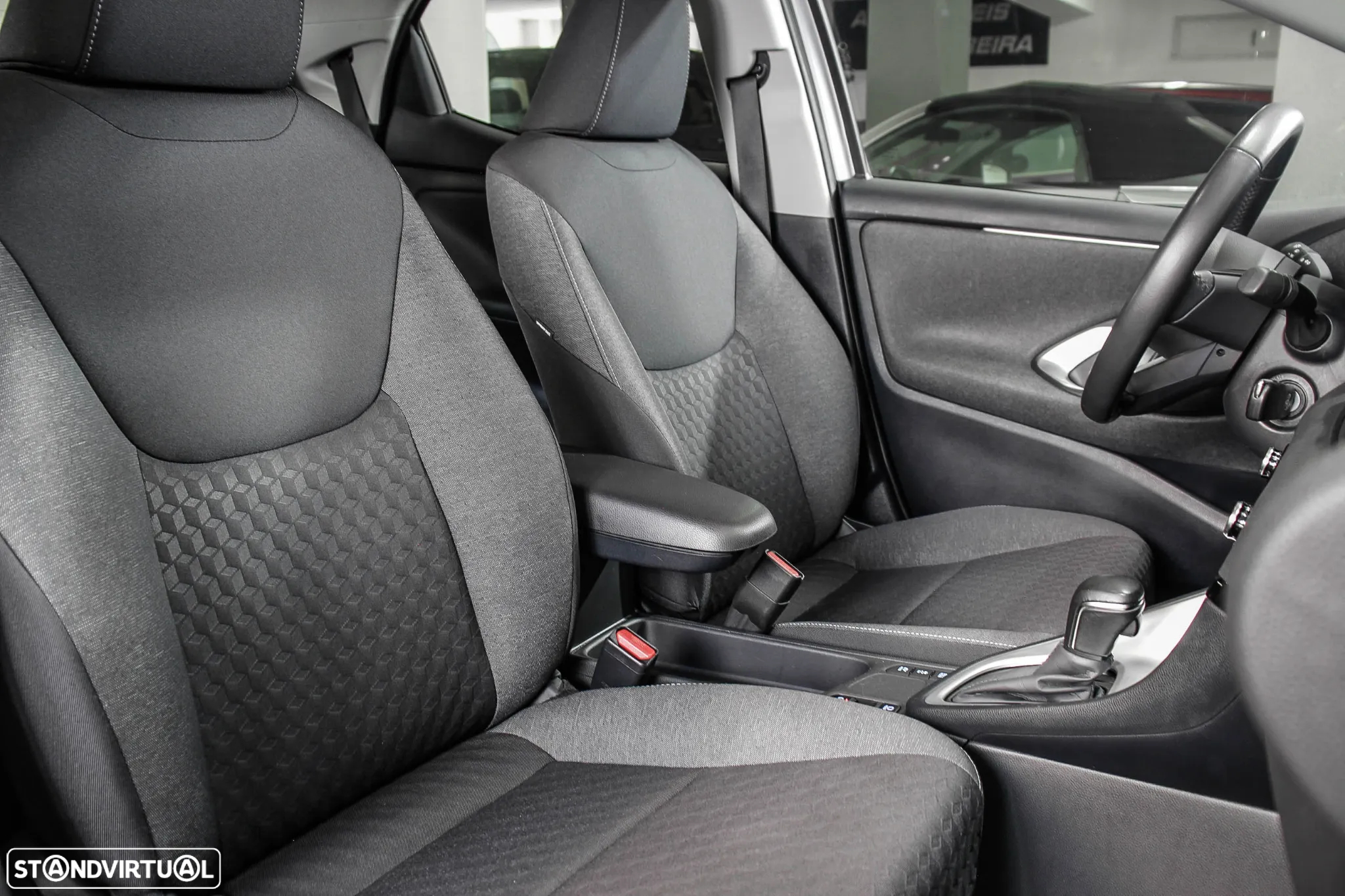 Toyota Yaris 1.5 HDF Comfort Plus - 17