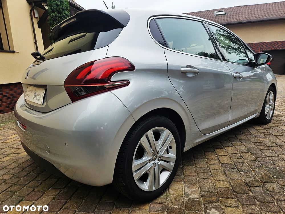 Peugeot 208 - 4