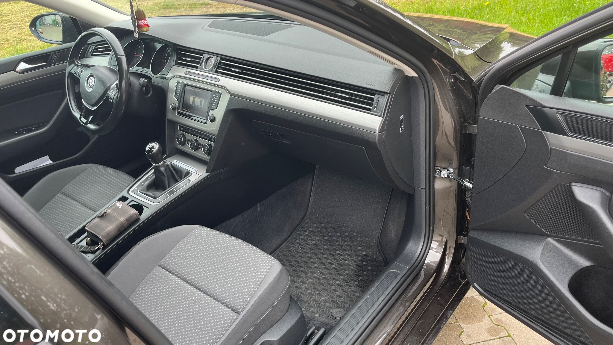 Volkswagen Passat 2.0 TDI SCR Comfortline - 24