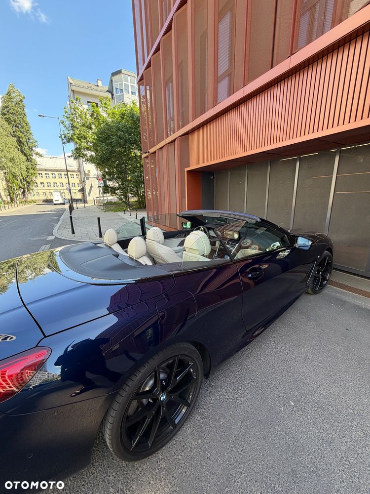BMW Seria 8 - 22