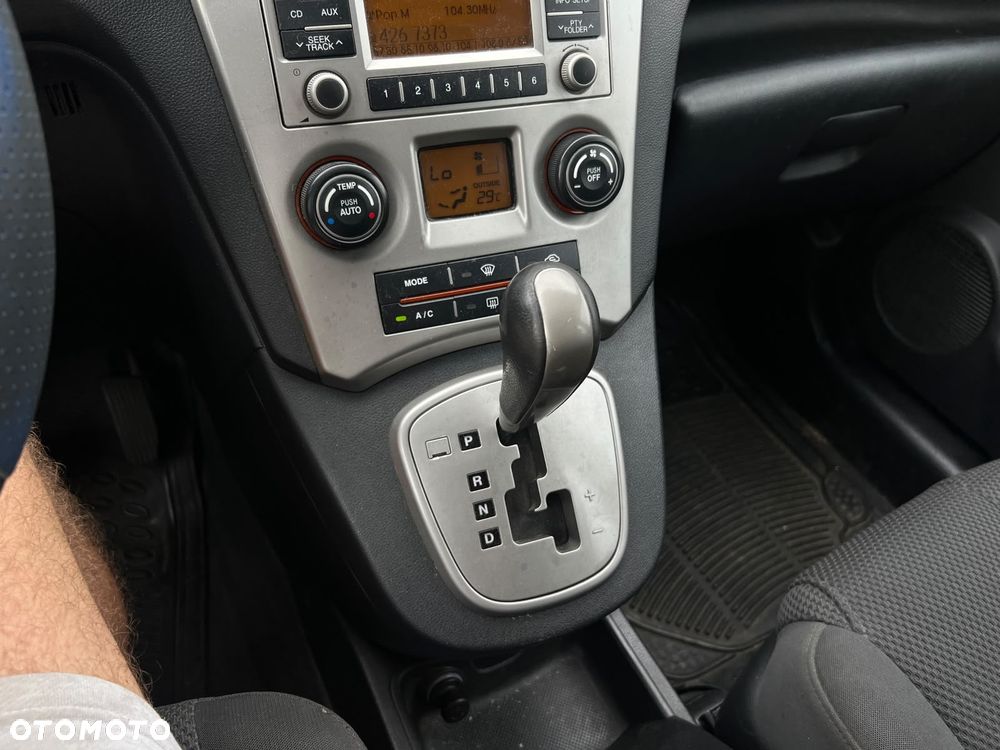 Kia Carens - 14