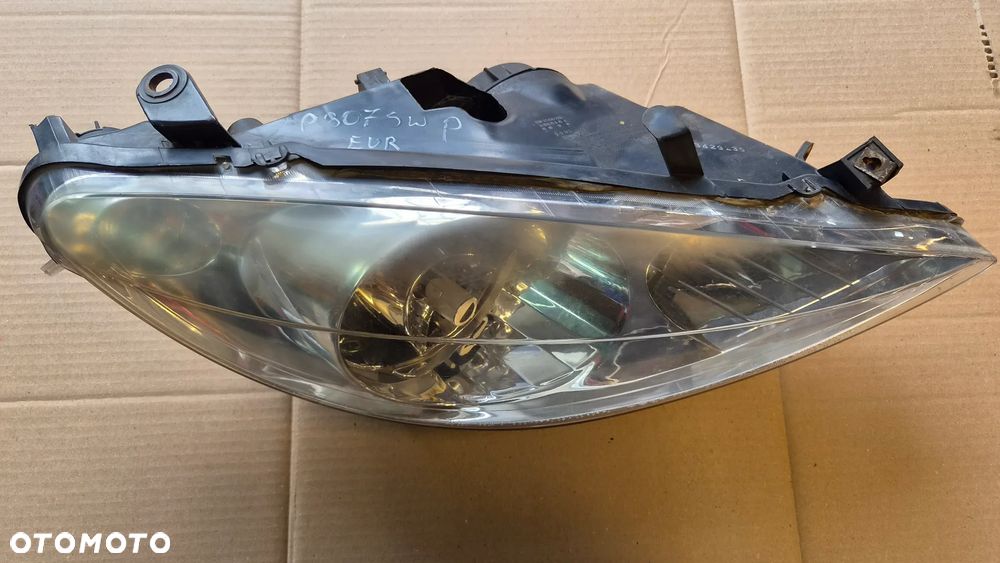 Lampa przód prawy Peugeot 307 SW 01-05 - 1
