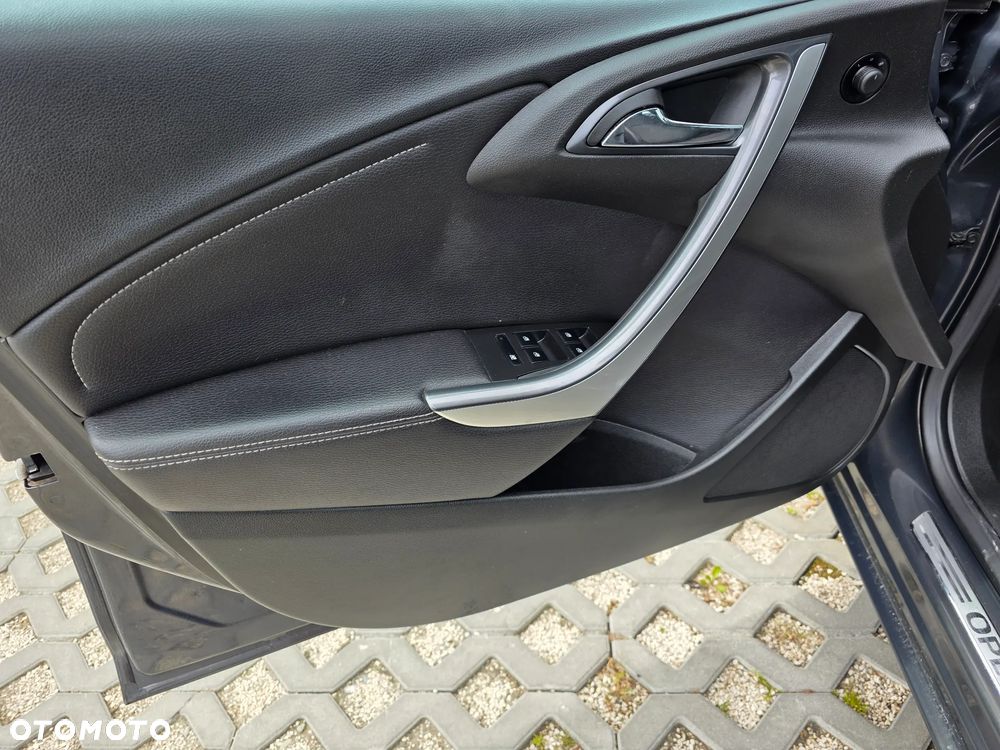 Opel Astra 1.6 NAVI - 10