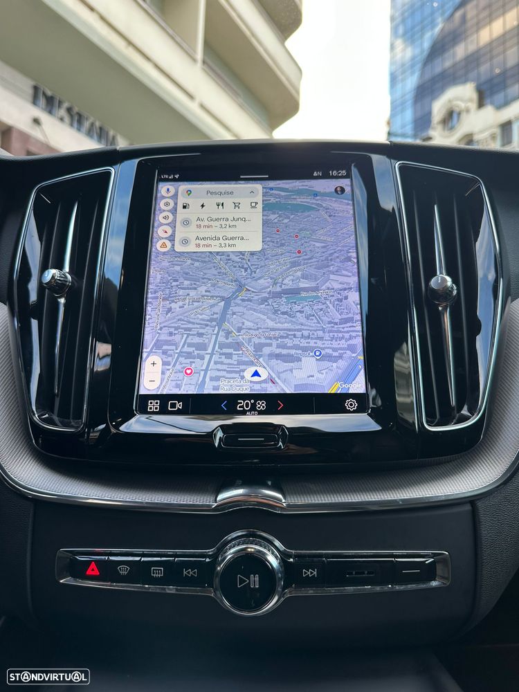 Volvo XC 60 2.0 T6 PHEV R-Design AWD - 13