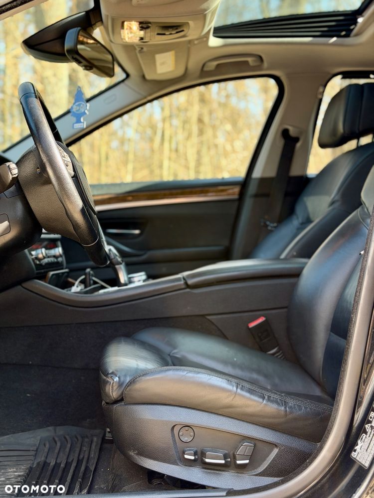 BMW Seria 5 535i xDrive Sport-Aut - 11