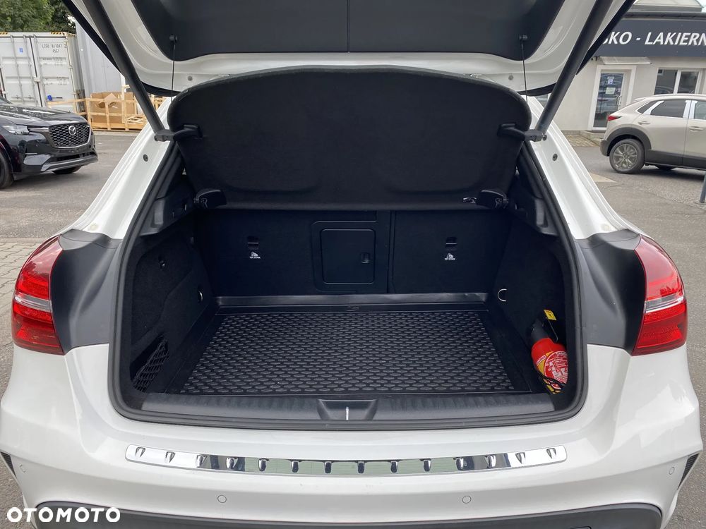 Mercedes-Benz GLA 220 4-Matic - 13