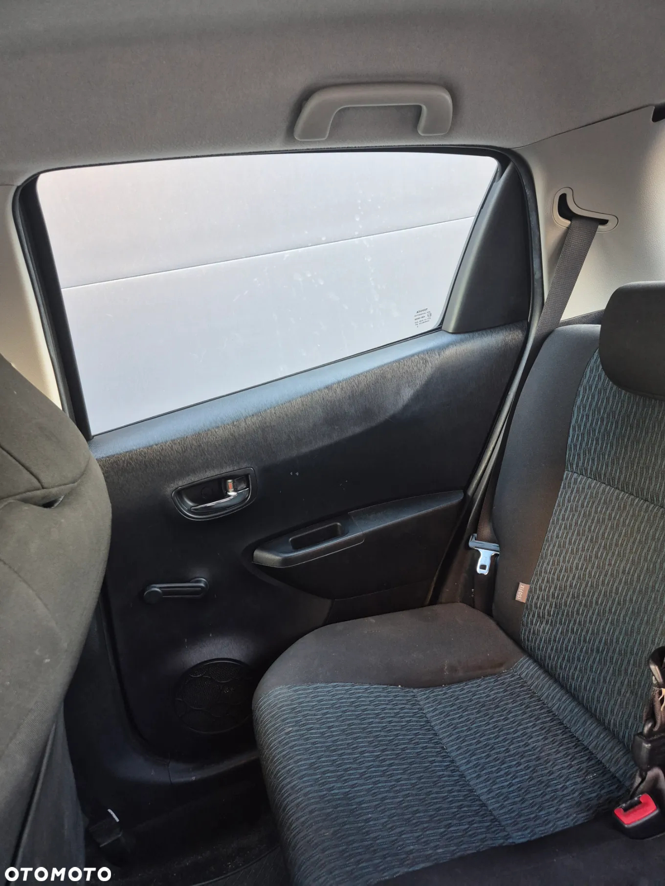 Toyota Yaris 1.0 Entry - 12