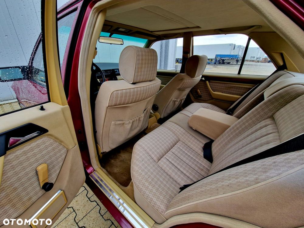 Mercedes-Benz W124 (1984-1993) - 15